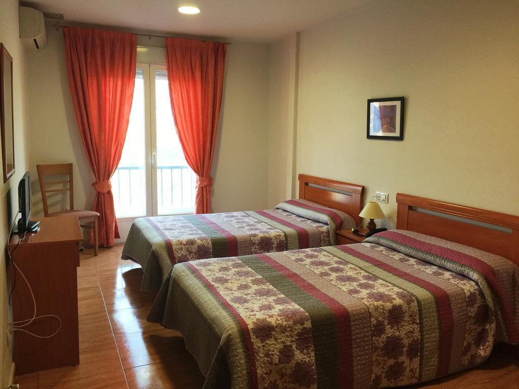 Hotel Godofredo โตเลโด ภายนอก รูปภาพ