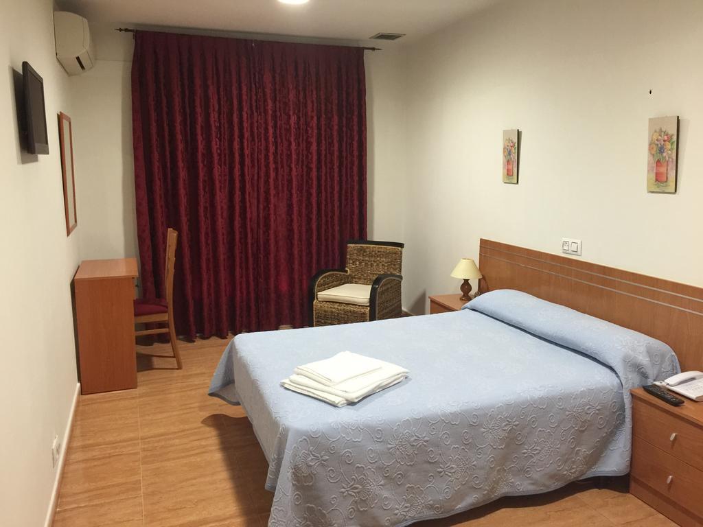 Hotel Godofredo โตเลโด ภายนอก รูปภาพ